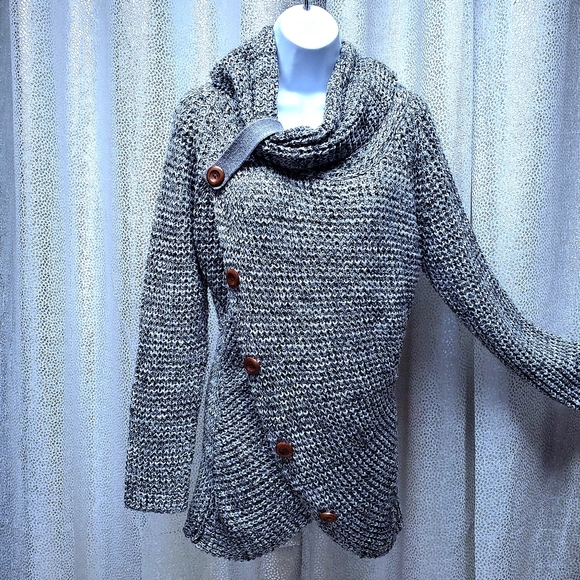 Elegant Gray Cowl Neck Women's Sweater - Picture 11 of 12